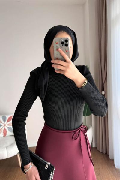 Dik Yaka Fırfırlı Body Siyah